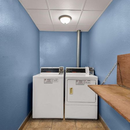 Days Inn By Wyndham Newton Dış mekan fotoğraf
