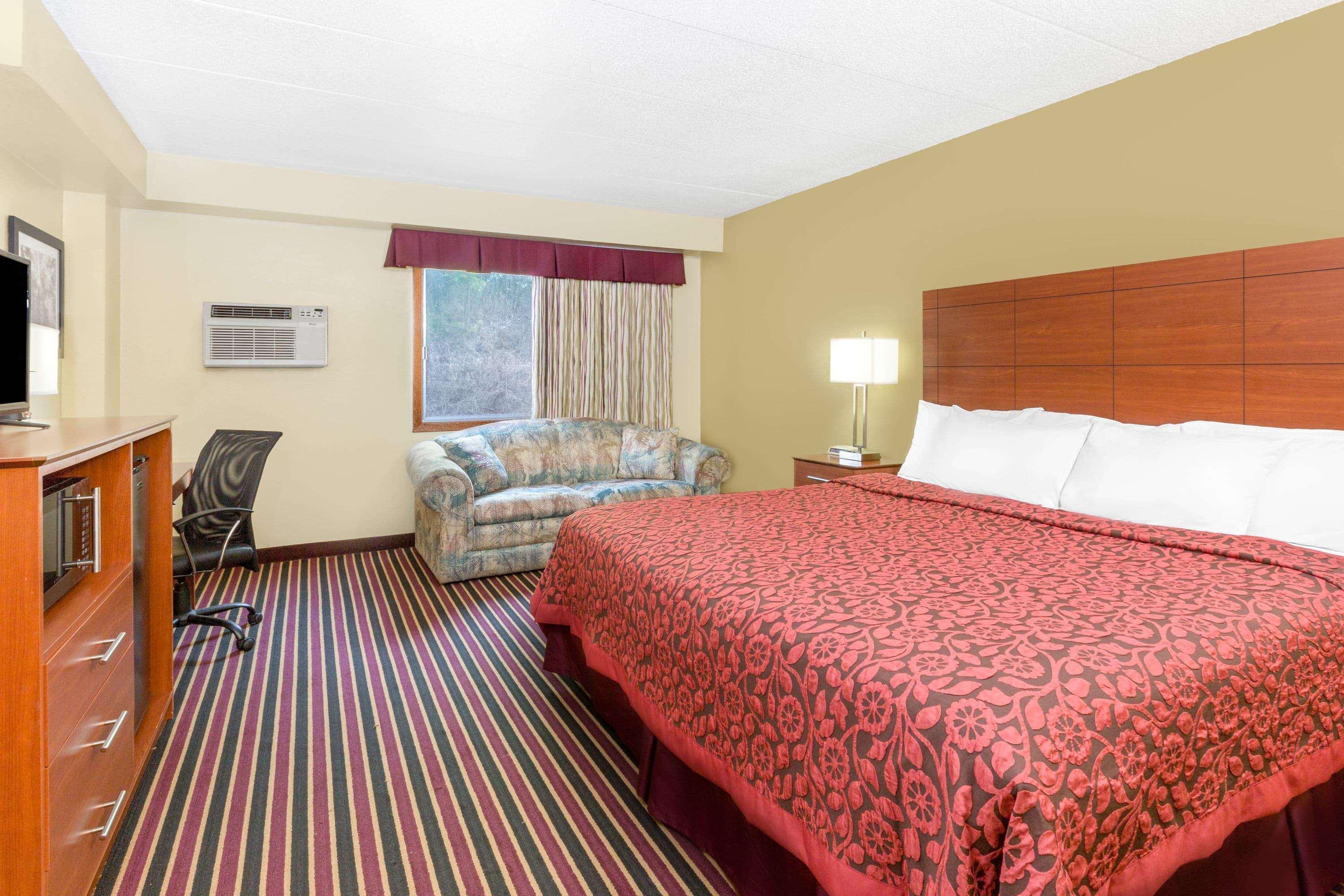 Days Inn By Wyndham Newton Dış mekan fotoğraf