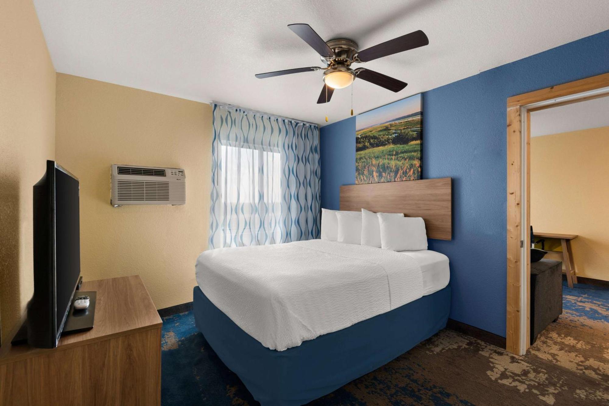 Days Inn By Wyndham Newton Dış mekan fotoğraf