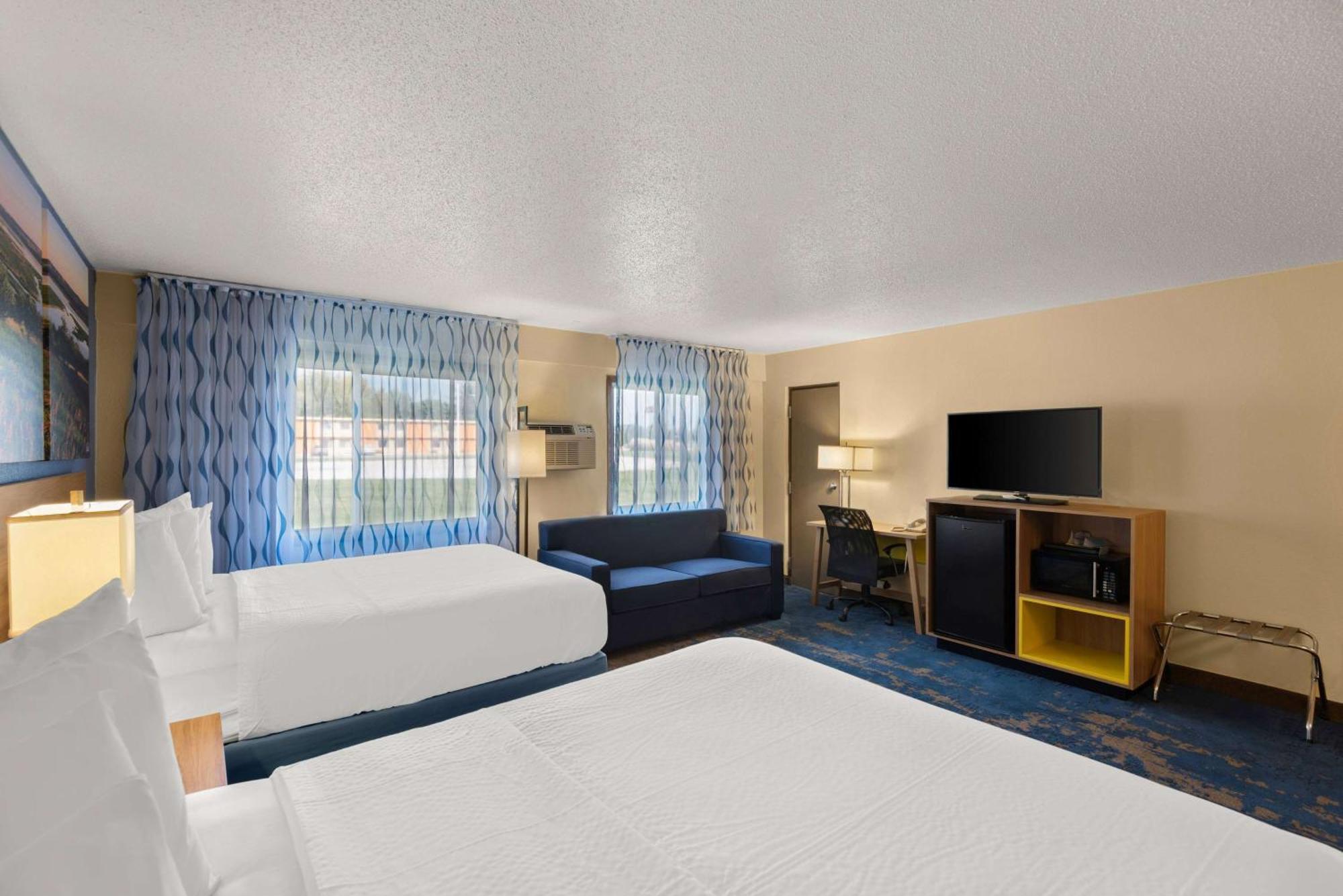 Days Inn By Wyndham Newton Dış mekan fotoğraf