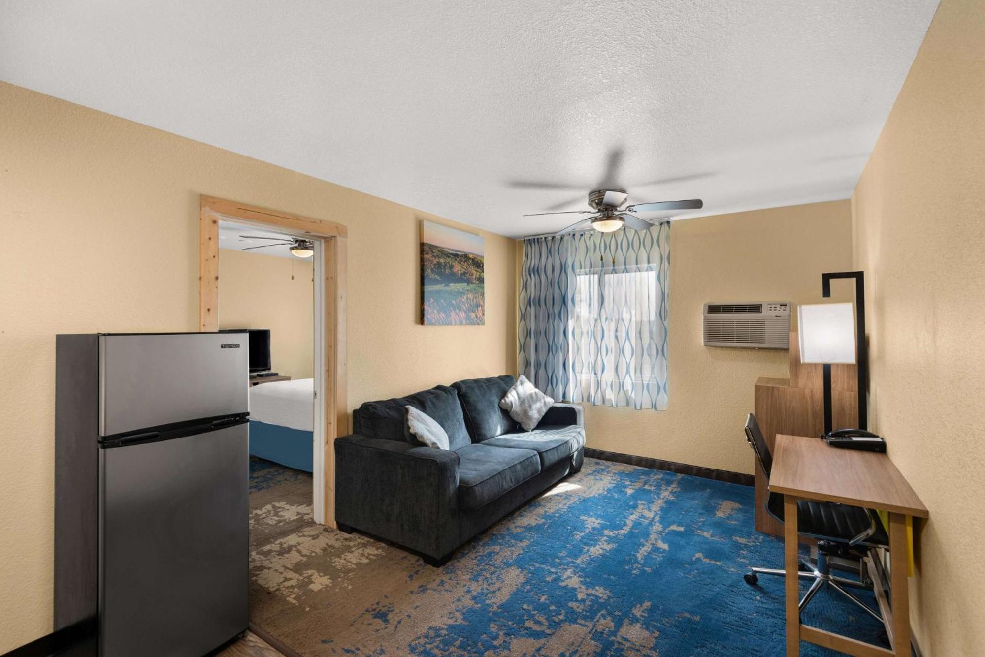 Days Inn By Wyndham Newton Dış mekan fotoğraf