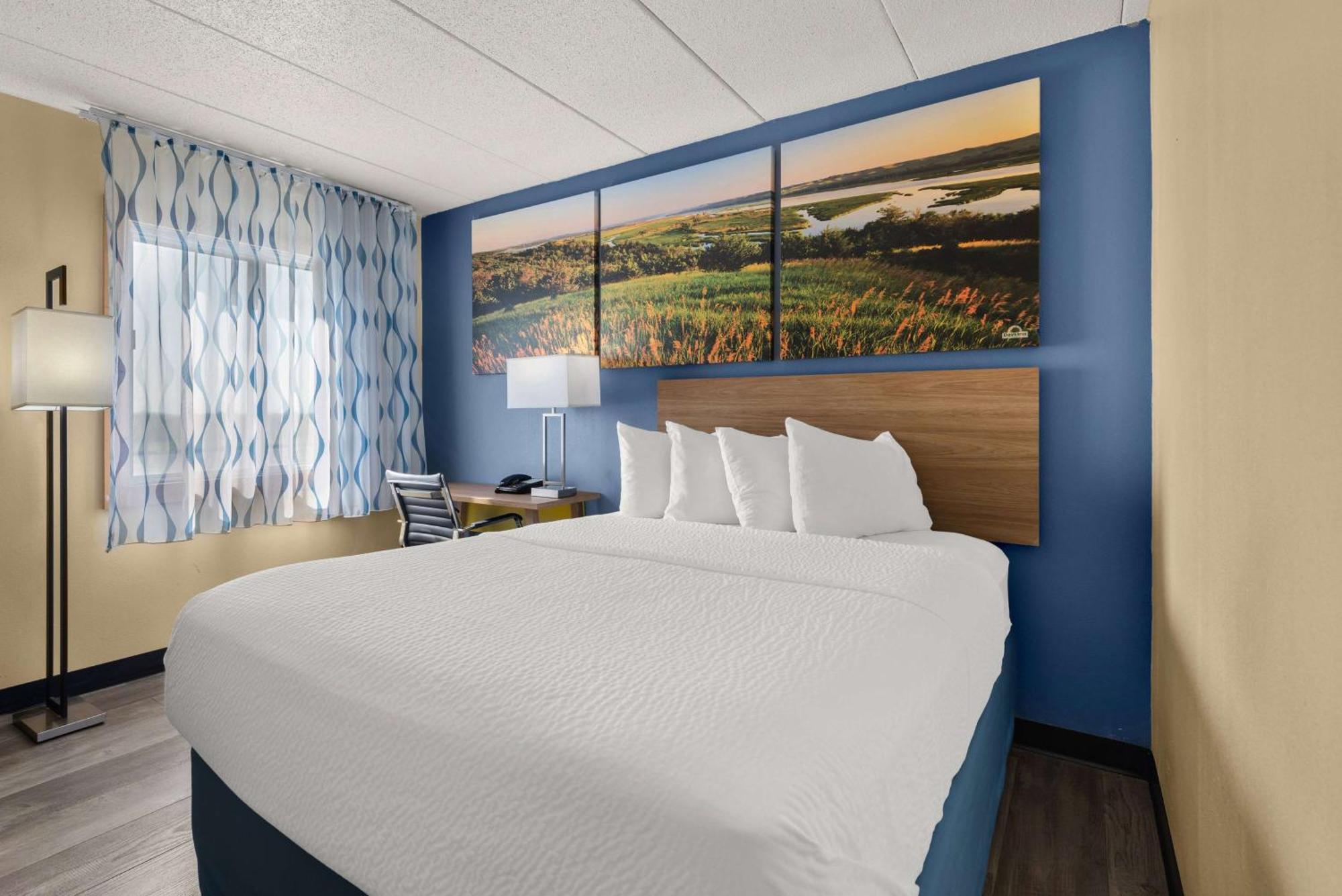 Days Inn By Wyndham Newton Dış mekan fotoğraf