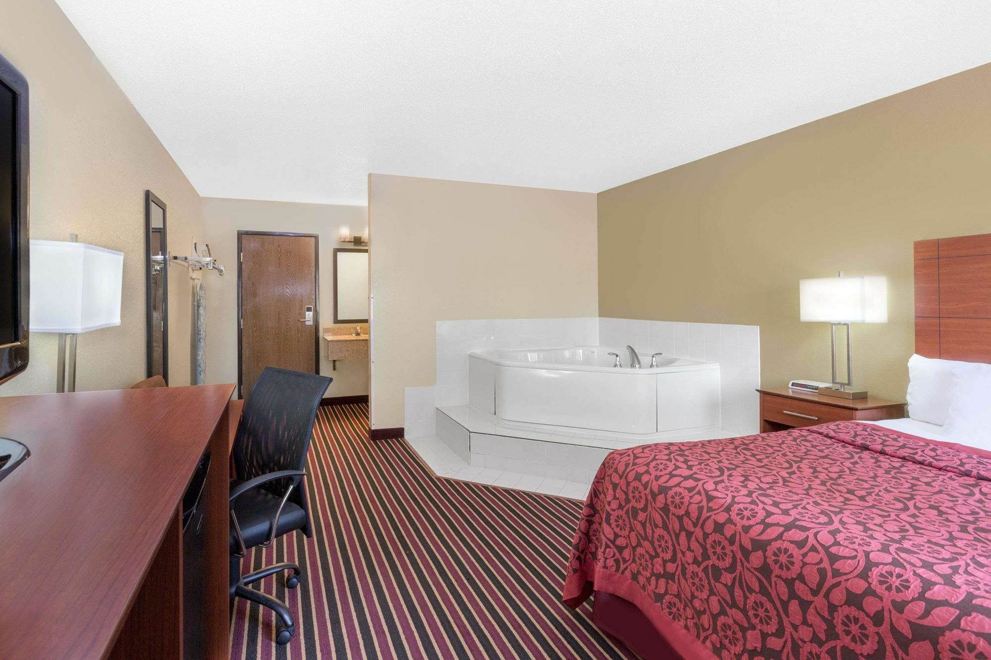 Days Inn By Wyndham Newton Dış mekan fotoğraf